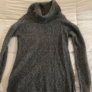 Hollister turtleneck sweater